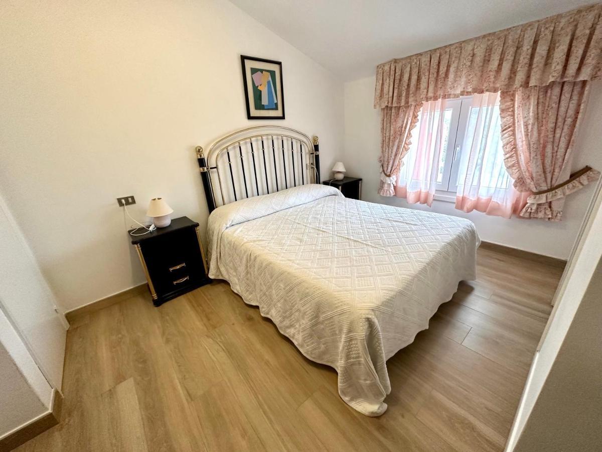 Apartamentos Sinas Playa Raxo Eksteriør bilde